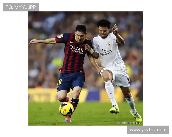 足球明星在比赛中使用的足球球款与技术分析探讨