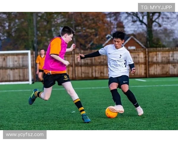 中英混血足球明星的成长之路与未来发展展望